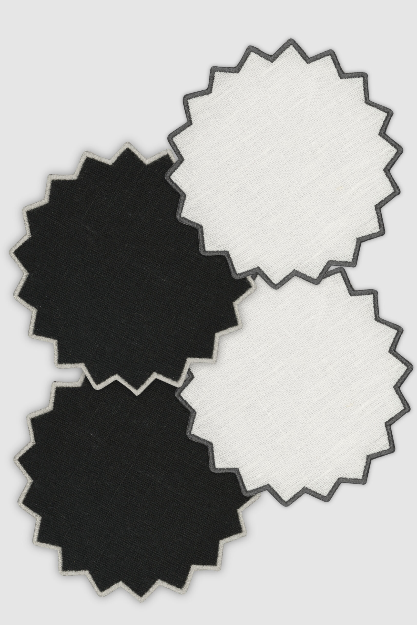 set of four triangu black/grey coasters
