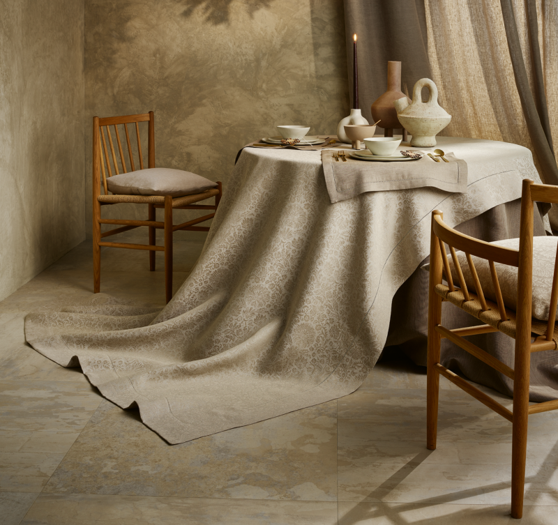 Fleur Royale Jacquard Tablecloth