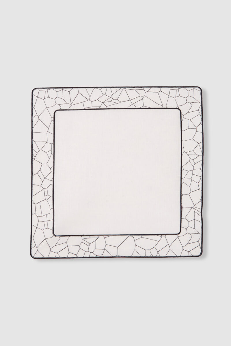 mantel-individual-lino-bordado-carrara-embroidered-linen-placemat