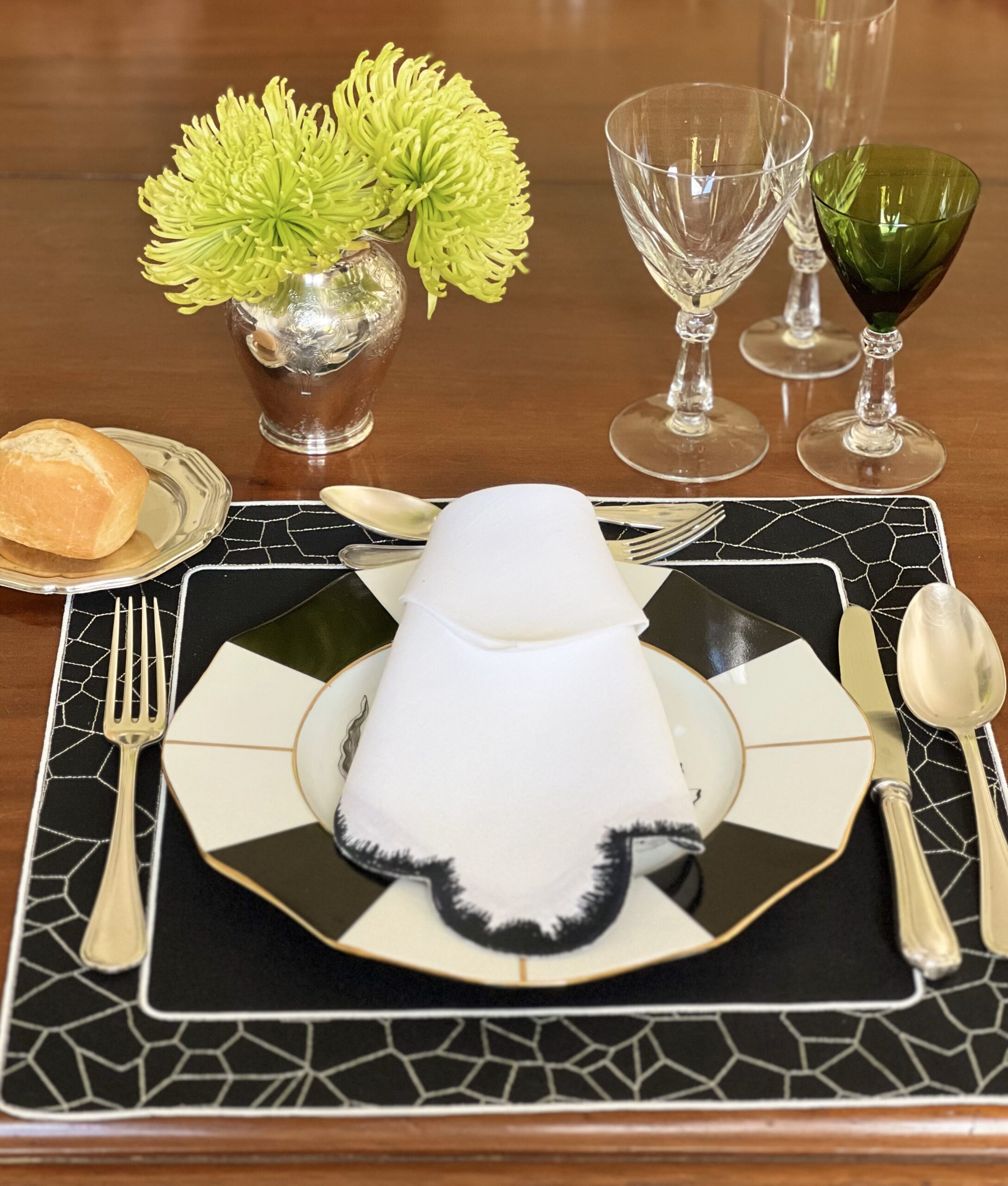 carrara black linen placemat