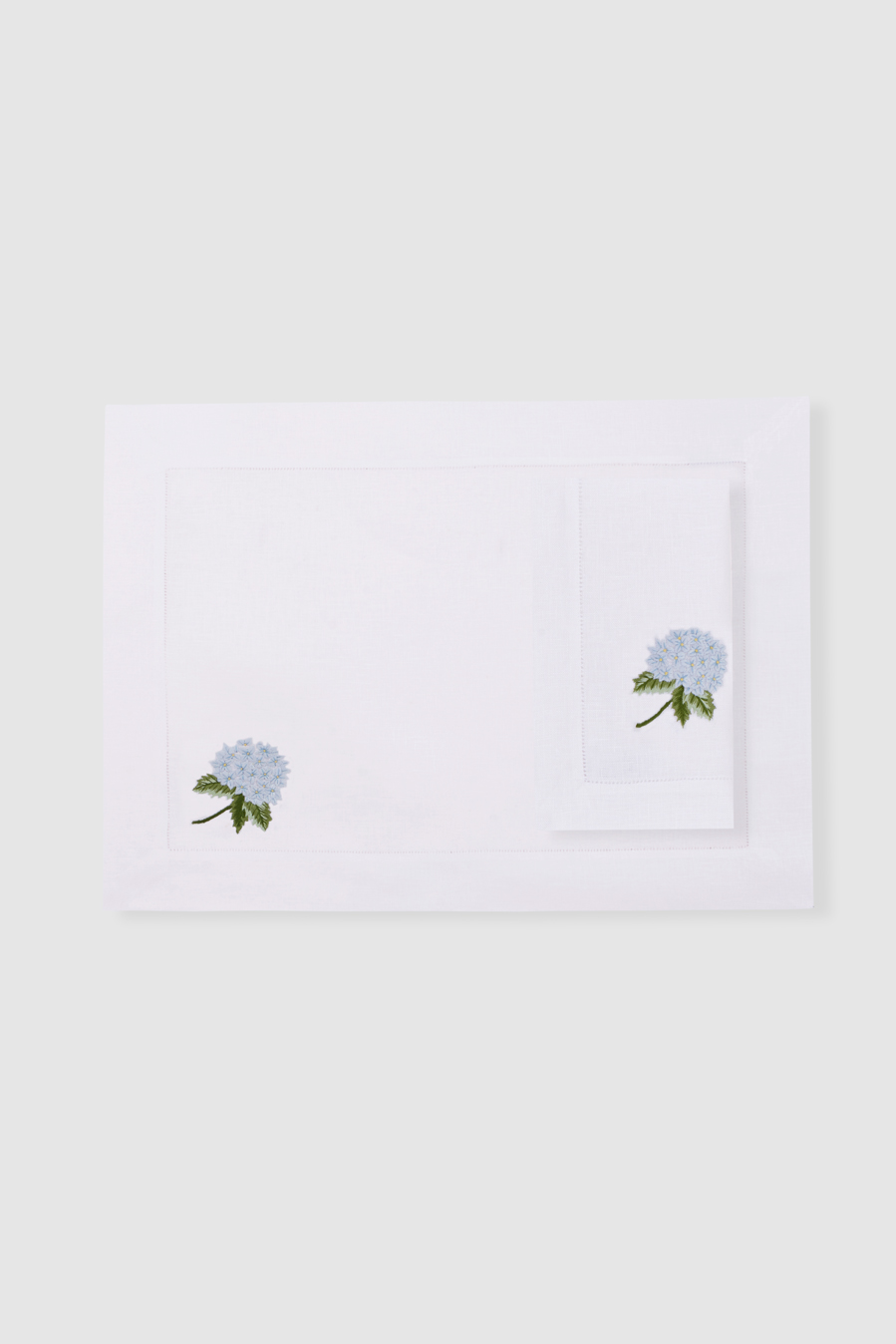 set of  hydrangeas linen placemats and napkins